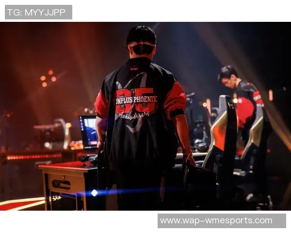 电竞新闻深入解析FPX在CSGO中的包夹战术与团队配合策略